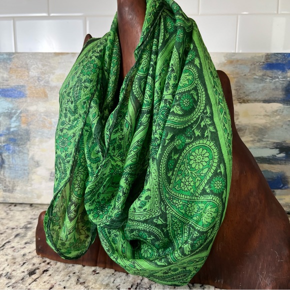 Vintage Accessories - Green Paisley Silk Scarf